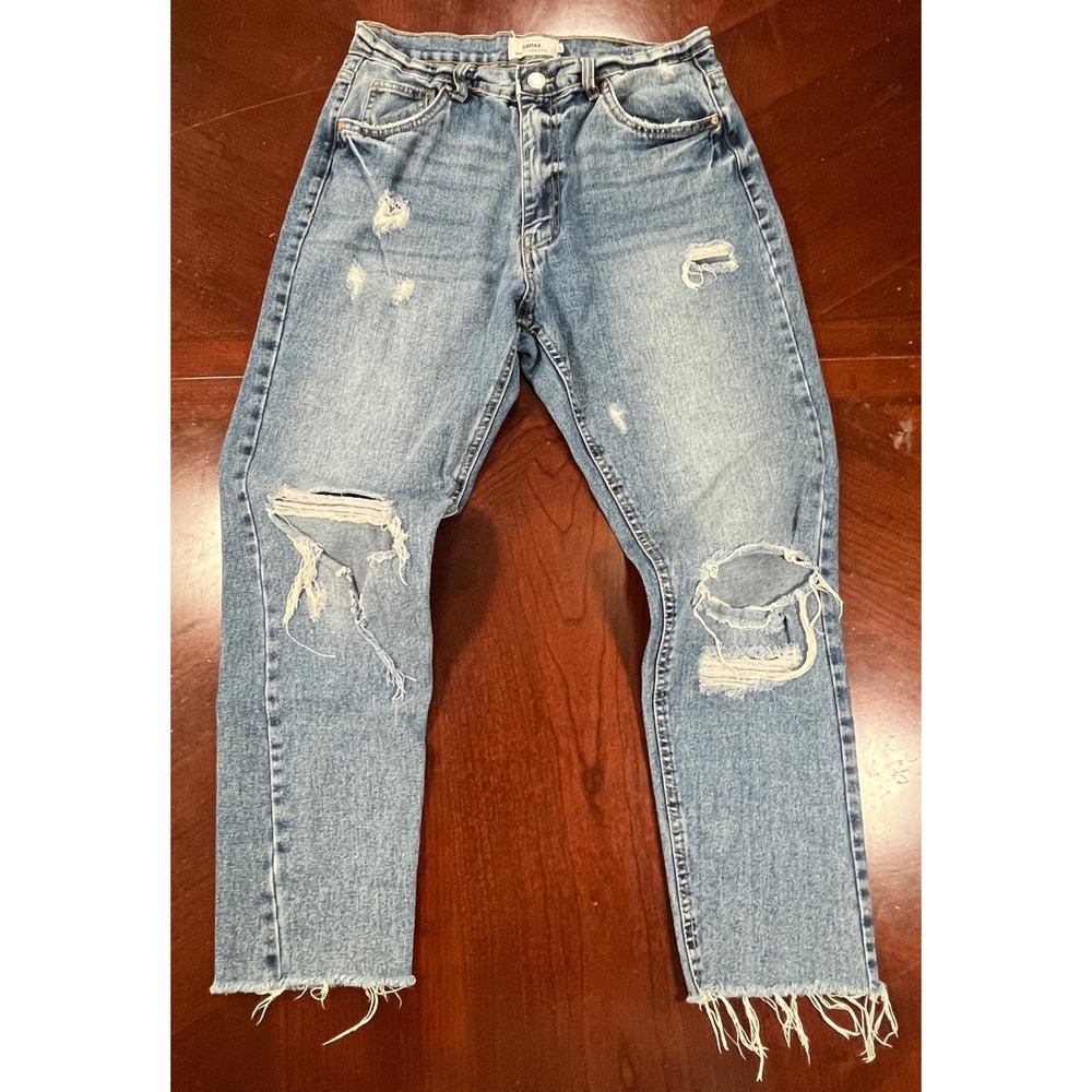 Refuge Denim Mom Jeans Light Wash Distressed Raw Hem Women Size 9 16-2011CR Fair